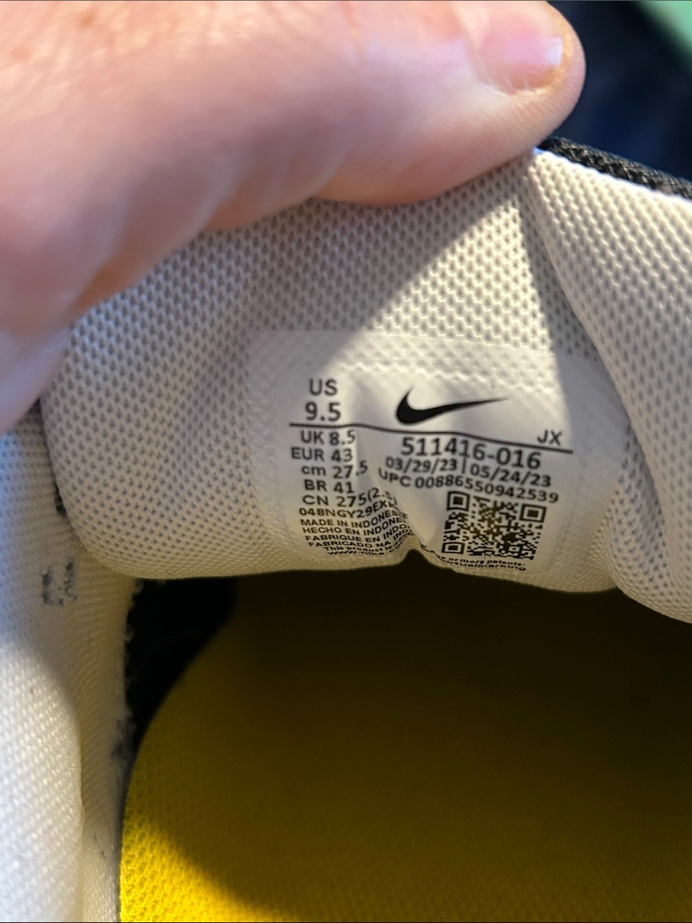Nike Men’s Gray & Red Low-Top Sneakers - Picture 4 of 6